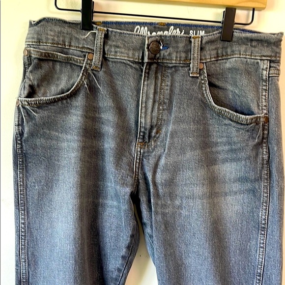 Wrangler Gray Straight-Leg Jeans Versatile Style - Picture 5 of 14